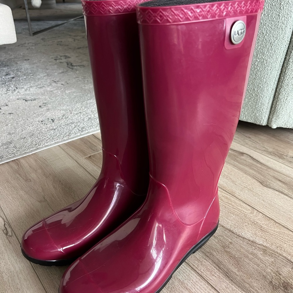 UGG Rainboots
